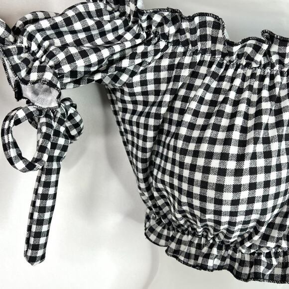 Prettylittlething Black & White Gingham Ruffle Crop Top - Picture 8 of 9